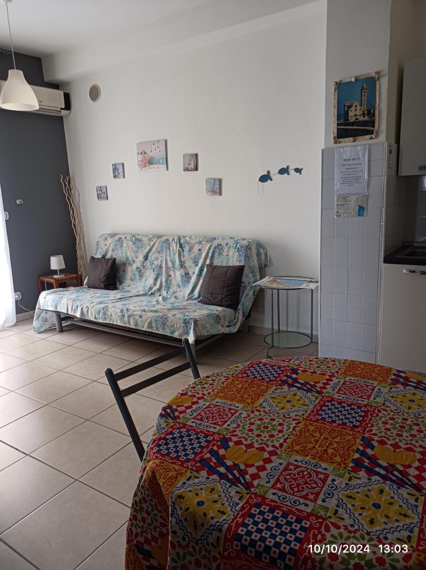 Travel And Living Hotel Trani Buitenkant foto