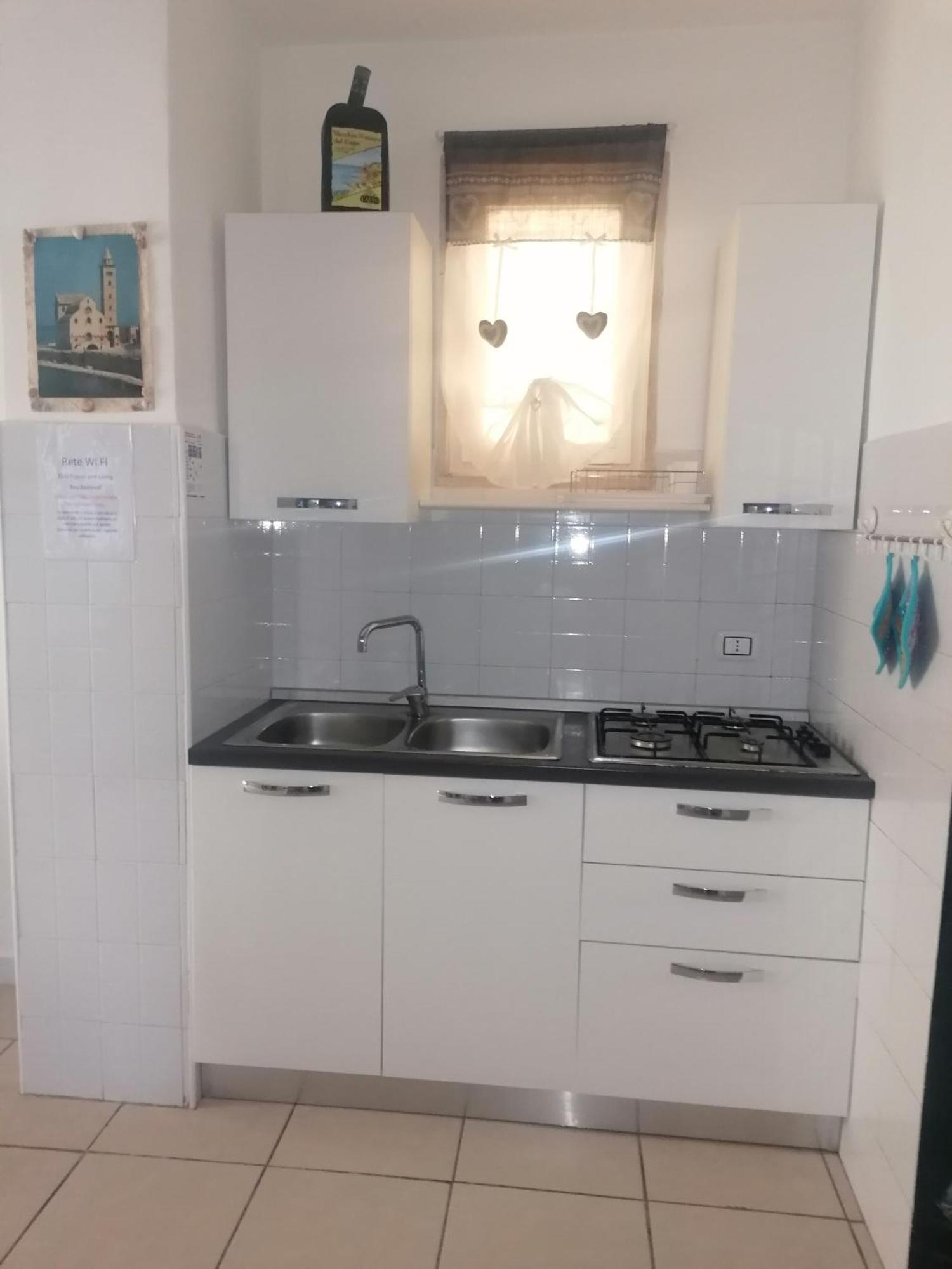 Travel And Living Hotel Trani Buitenkant foto