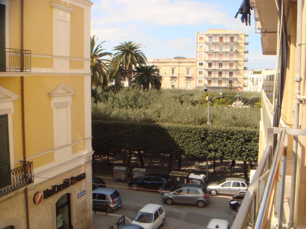 Travel And Living Hotel Trani Buitenkant foto
